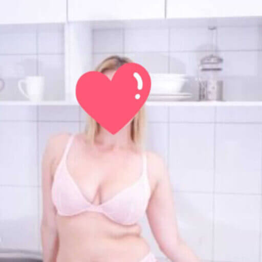 מארחת דיסקרטית בנתניה