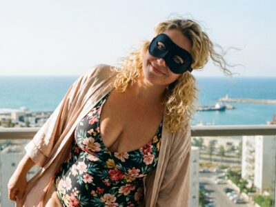 לורה הלוהטת מהמרינה